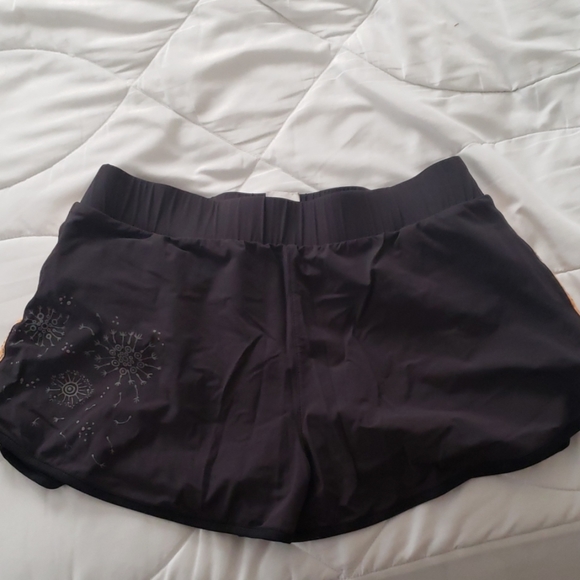 IllumiNITE Medium Reflective Shorts w/waist Pocket - Picture 2 of 11